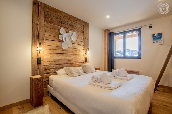 5 bedrooms, iron/ironing board, travel crib, free WiFi