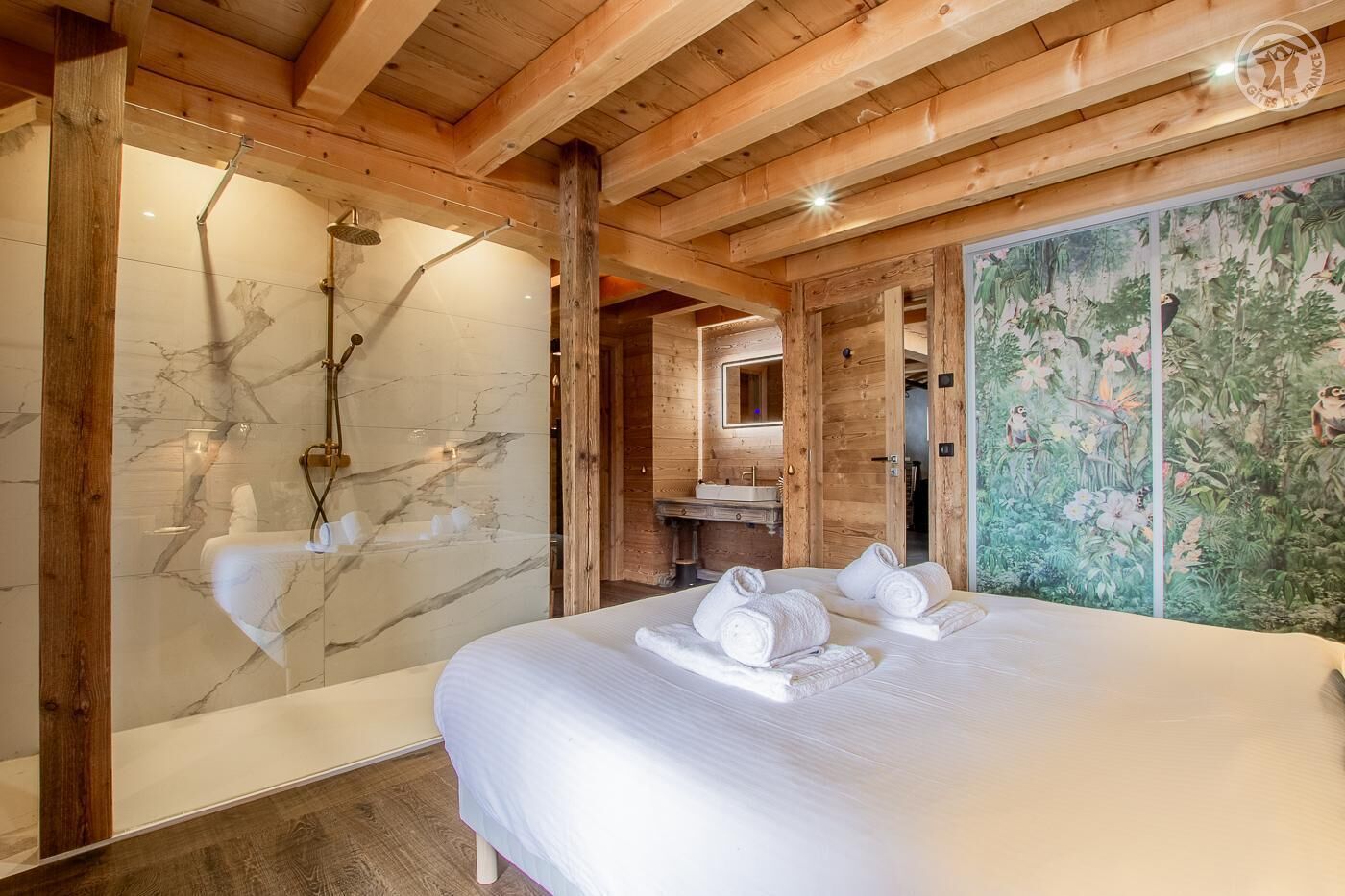 5 chambres, fer et planche à repasser, lit parapluie, Wi-Fi gratuit