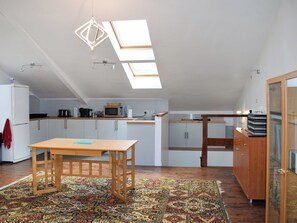 Private kitchen - 1 bedroom accommodation in Hassocks (Hassocks)