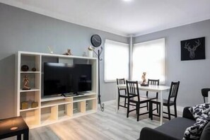 TV - Near the Drago in Icod (Icod de los Vinos)