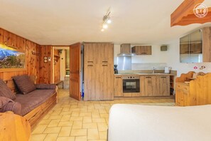 Bügeleisen/Bügelbrett, Reisekinderbett, kostenloses WLAN