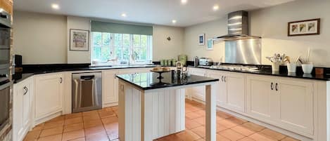 Lave-vaisselle, chaise haute