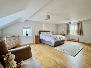 4 bedrooms, free WiFi, bed sheets