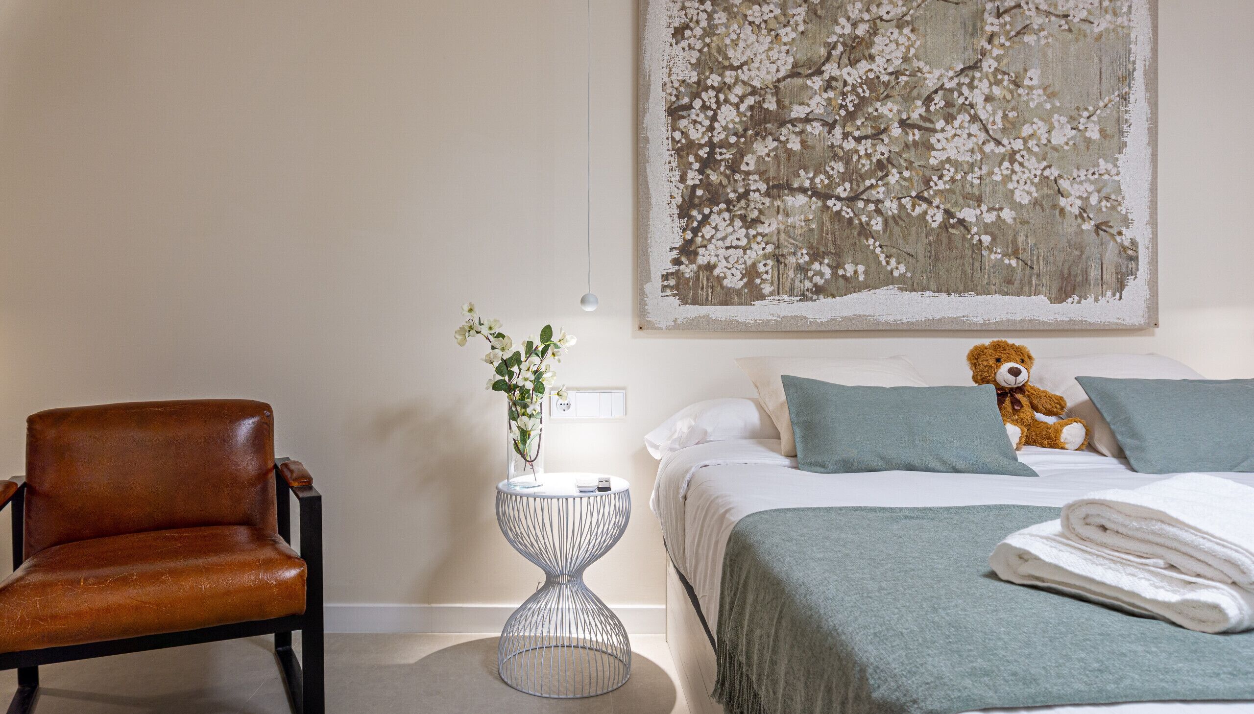 Bügeleisen/Bügelbrett, kostenloses WLAN, Bettwäsche