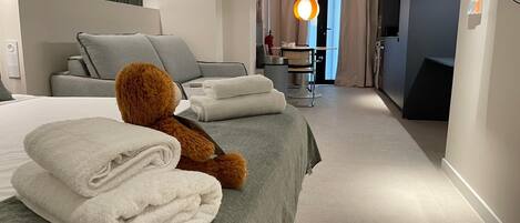 1 室のベッドルーム、アイロン / アイロン台、WiFi (無料)、ベッドシーツ