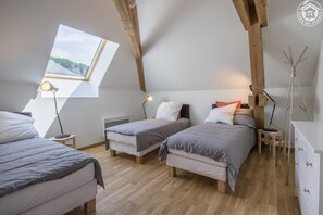 2 chambres, fer et planche à repasser, lit parapluie, Wi-Fi gratuit