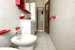Shower, bidet, towels - N279 - Numana, large four-room apartment with terrace (Numana)