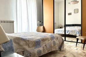 3 bedrooms, bed sheets - N279 - Numana, large four-room apartment with terrace (Numana)