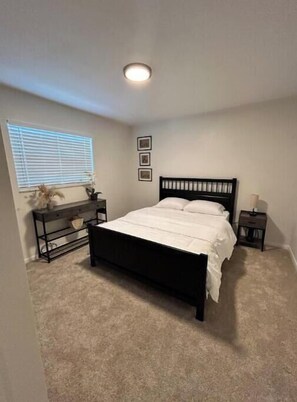 4 bedrooms, WiFi, bed sheets - Stonehaven Getaway

 (Tarpon Springs)