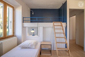 3 chambres, fer et planche à repasser, lit parapluie, draps fournis