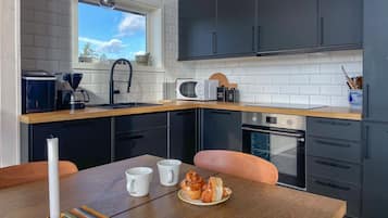 Réfrigérateur, lave-vaisselle, cafetière/bouilloire
