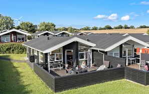 Outdoor dining - Stunning home in Tranekær with kitchen (Tranekær)