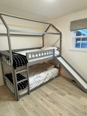 4 Schlafzimmer, WLAN, Bettwäsche