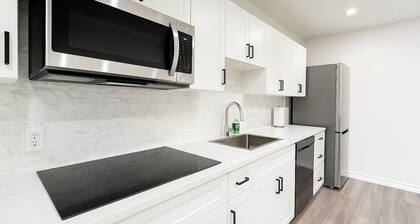 6 Minutes to the Casino! Private Clean Suite Getaway | Work & Relax in Style