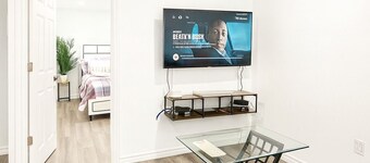 6 Minutes to the Casino! Private Clean Suite Getaway | Work & Relax in Style