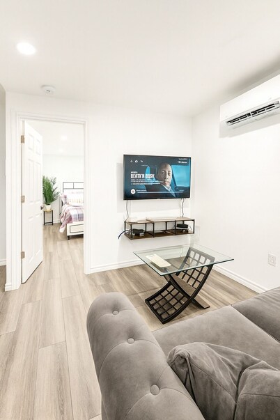 6 Minutes to the Casino! Private Clean Suite Getaway | Work & Relax in Style