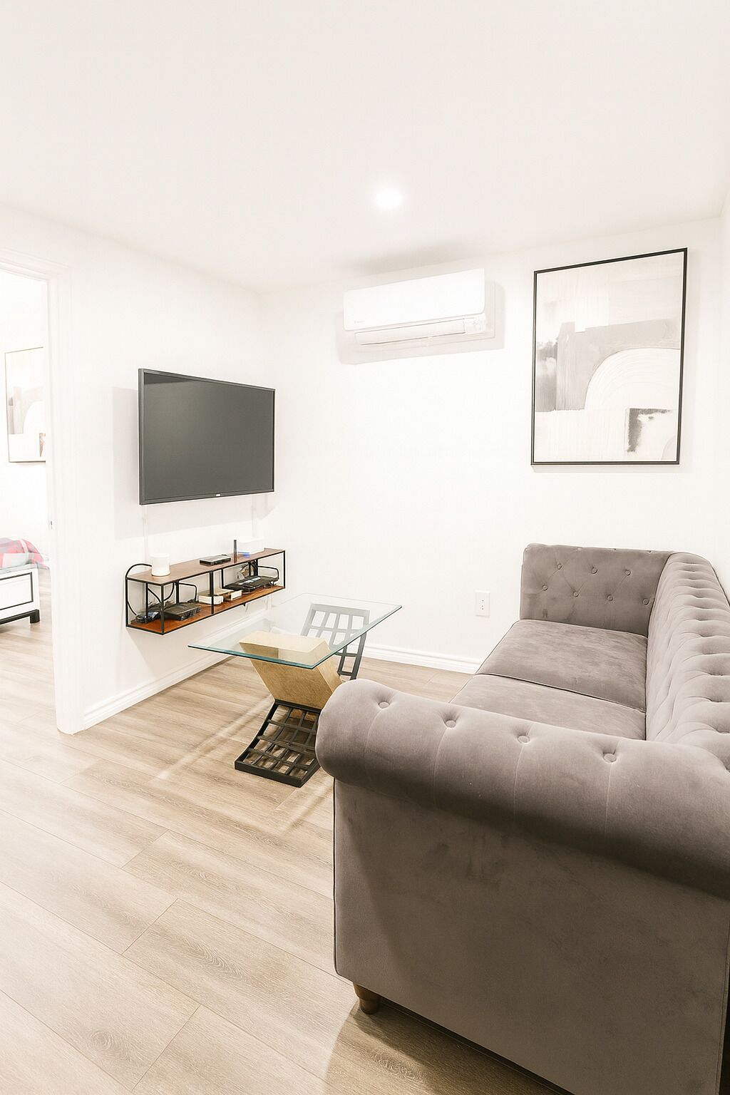 Smart TV, videojuegos, futbolito y videoteca 