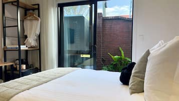 1 bedroom, desk, iron/ironing board, free WiFi