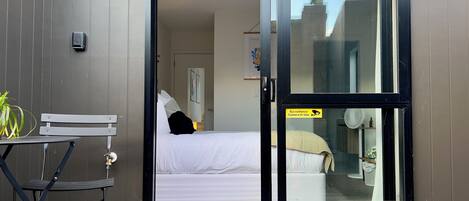 1 soverom, skrivebord, strykejern/-brett og wi-fi (inkludert)