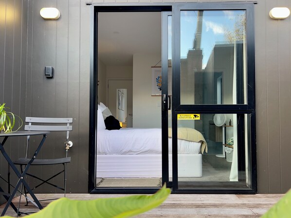 1 bedroom, desk, iron/ironing board, free WiFi - Little Wheturangi | Private Guest Suite | One Tree Hill (Auckland)