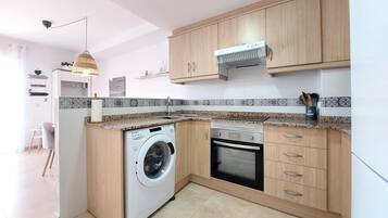 Kühlschrank, Ofen, Herdplatte