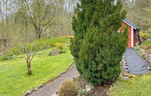 Property grounds - 2 bedroom amazing home in Odensvi (Odensvi)