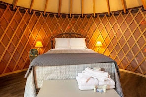 1 slaapkamer, een strijkplank/strijkijzer, wifi, beddengoed
