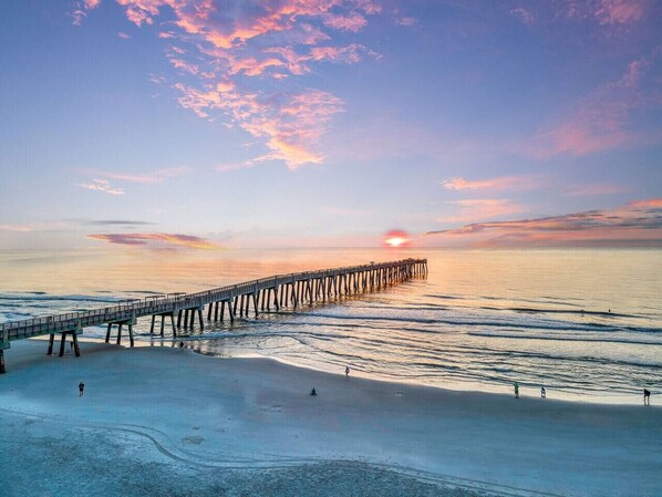 Beach nearby - SMV `Oceanview Terrace House` (Jacksonville Beach)