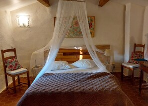 1 bedroom, iron/ironing board - Le Platane - Cuers - Gîte (CUERS)