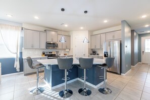 Microwave, oven, stovetop, dishwasher - Secluded Luxury Getaway w/Private Spa Near Disney! (Kissimmee)