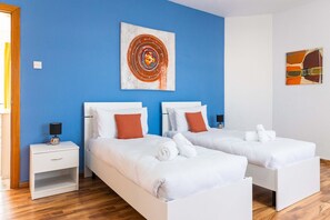 4 makuuhuonetta, silitysrauta/-lauta, vauvan matkasänky, ilmainen Wi-Fi