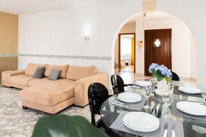 Interior - Villa in the center of St Julian`s by ArcoCollection (San Ġiljan)