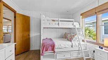 4 chambres, coffres-forts dans les chambres, fer et planche Ă repasser