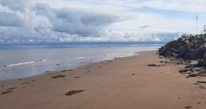 Cottage at Beaubassin-East walking distance of the ocean