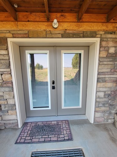 Beautiful 2 Bedroom Cabin with Great Views!