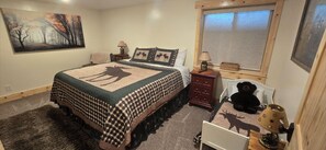 2 bedrooms, travel cot, free WiFi, bed sheets