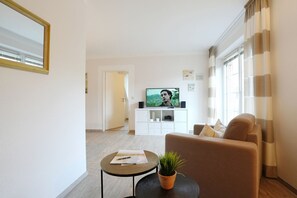 Télévision, chaîne hi-fi