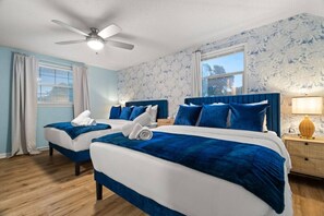 4 bedrooms, desk, iron/ironing board, travel crib - Heat Pool Home with Games, <2mi to Beaches (Seminole)