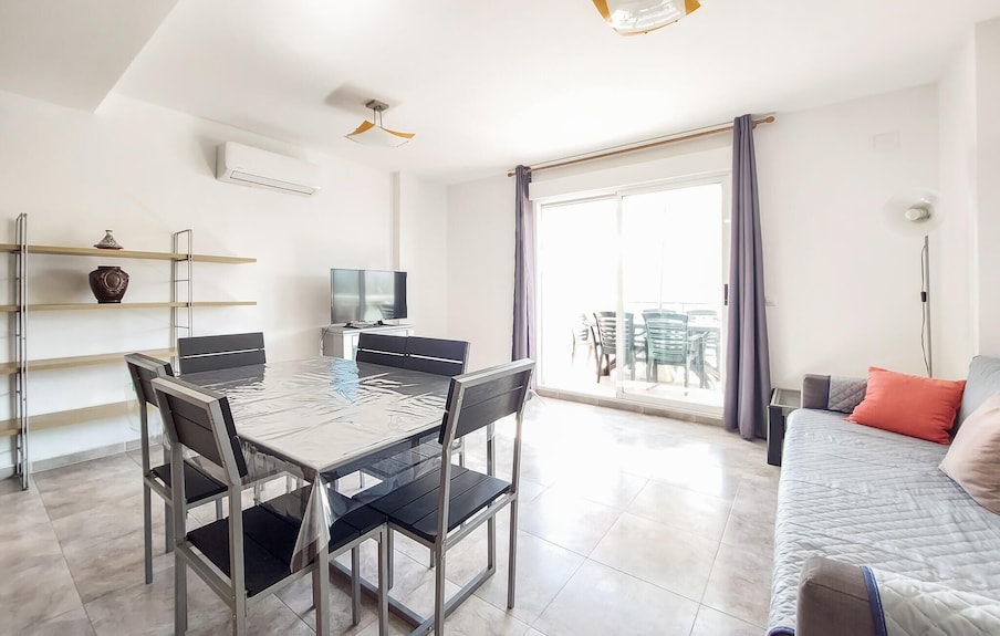 2 Bedroom Stunning Apartment In Moncofa - Nules