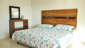 Family House | 4 bedrooms, free WiFi - Casa Las Conchas pie de playa Los Cocos (Jalcocotán)