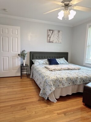 3 habitaciones, caja de seguridad en la habitación y escritorio 