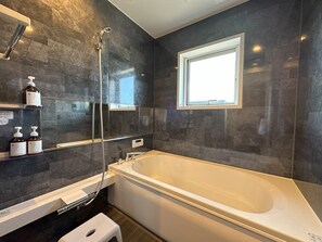 3 habitaciones, wifi gratis y ropa de cama