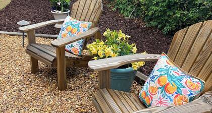 Nags Head Retreat- Walk to beach and sound, bikes and beach chairs included!