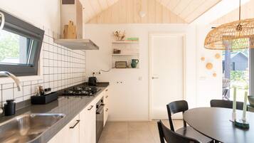 Køleskab, ovn, kogeplade, opvaskemaskine