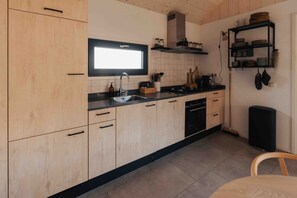 Køleskab, ovn, kogeplade, opvaskemaskine