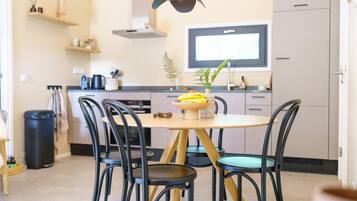 Réfrigérateur, four, plaque de cuisson, lave-vaisselle