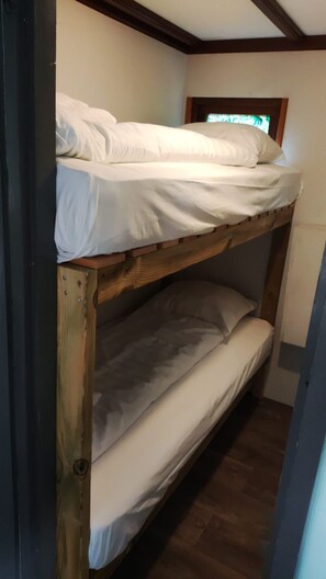 2 soveværelser, gratis Wi-Fi, sengetøj