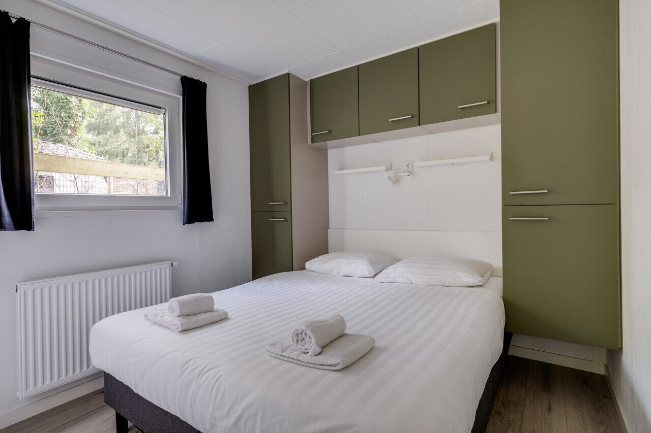 3 bedrooms, desk, WiFi, bed sheets