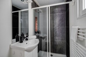 Towels - Rustic Retreat: Cozy Cottage in the Veluwe (Hoenderloo)