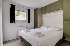 3 slaapkamers, een bureau, wifi, beddengoed